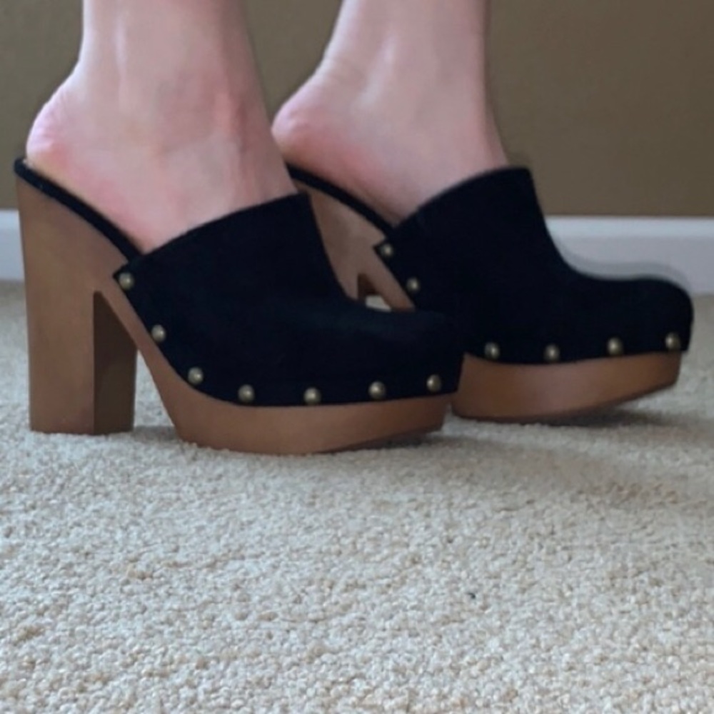 NWOT Mossimo Supply Co Heeled Clogs